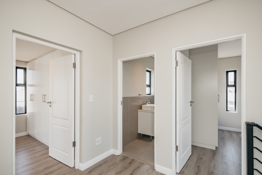 3 Bedroom Property for Sale in Jakarandas Western Cape